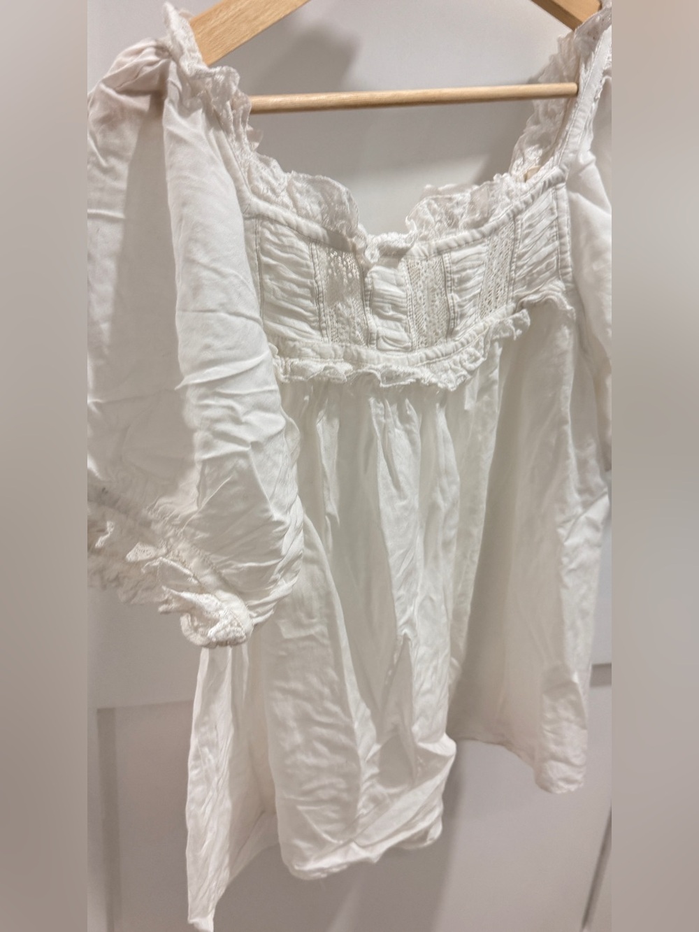 Doen Ivory Lace-Trim Puff Sleeve Blouse - Picture 2 of 2